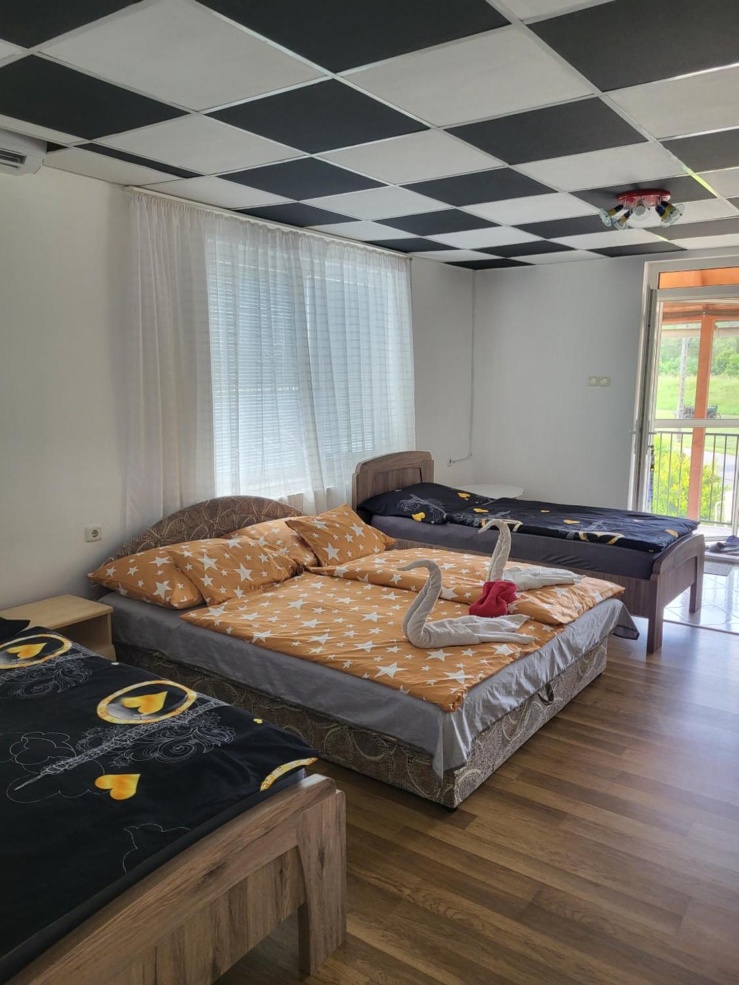 Napsugar Vendeghaz Apartment ทิสเซาอีแวรอช ภายนอก รูปภาพ